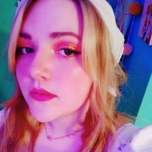 Meet your Posher, Jillian